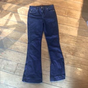For all Mankind jeans. High waisted. From montreal. Flare. Like new. Doesn’t fit